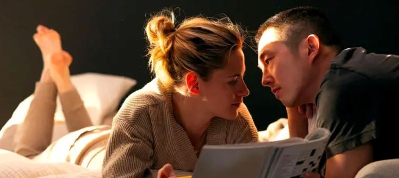 Le film de science-fiction Love Me, avec Kristen Stewart et Steven Yeun, a une bande-annonce.